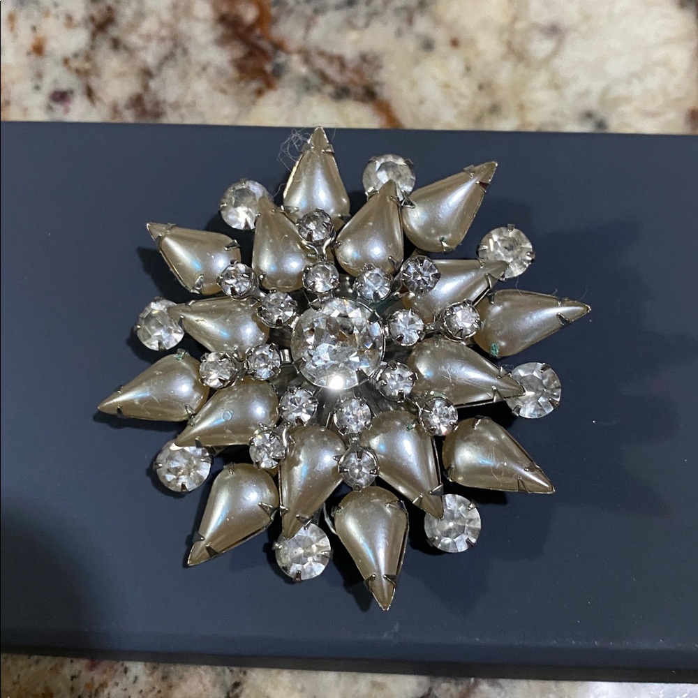 Elegant Pearl and Crystal Brooch